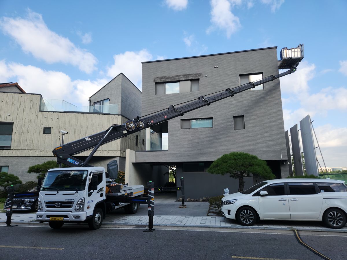 스카이차·고소작업차 실제 작업 현장 2