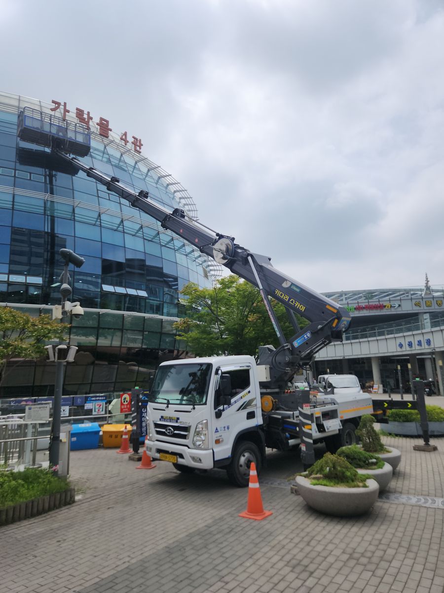스카이차·고소작업차 실제 작업 현장 6