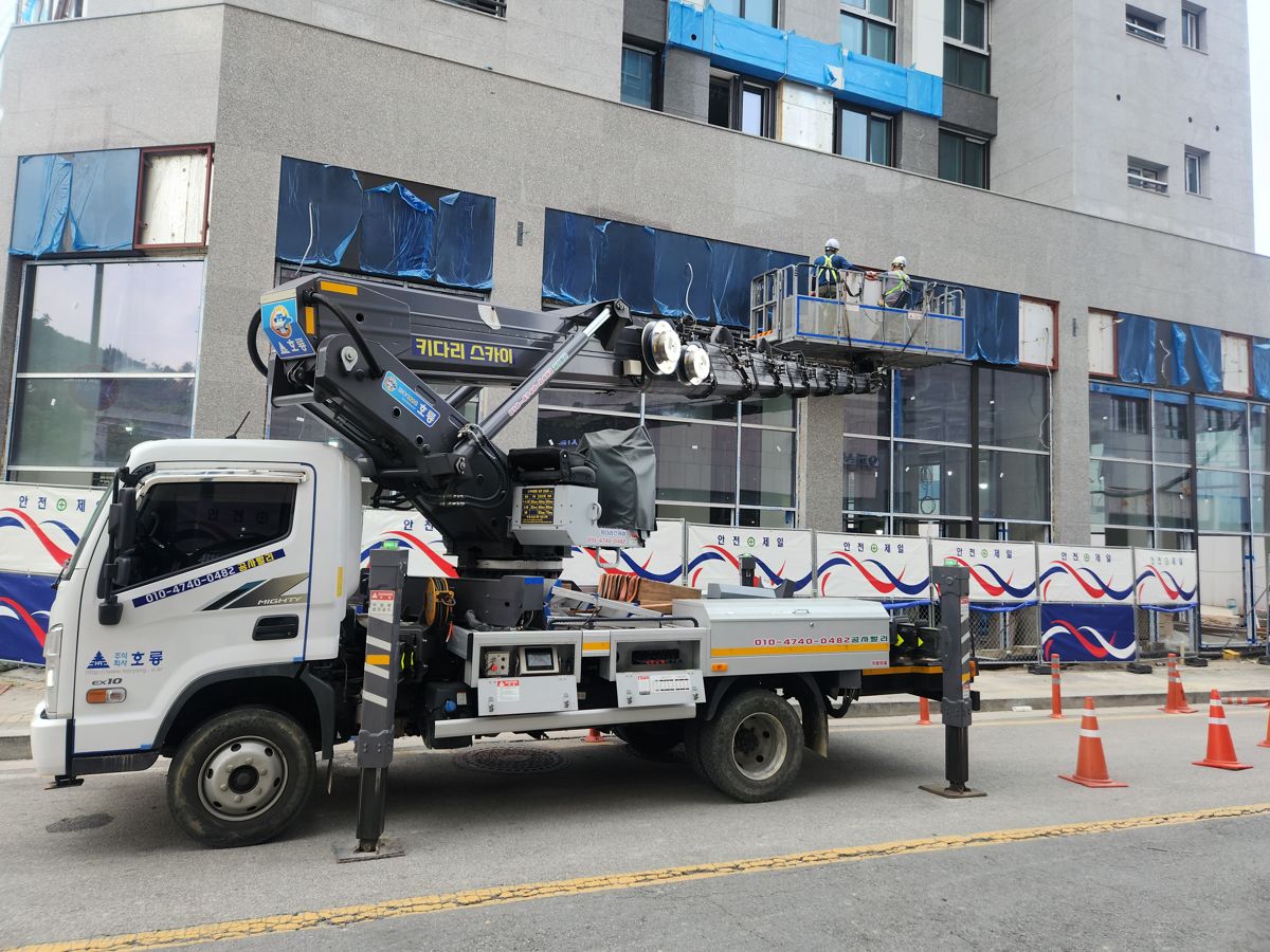 스카이차·고소작업차 실제 작업 현장 4