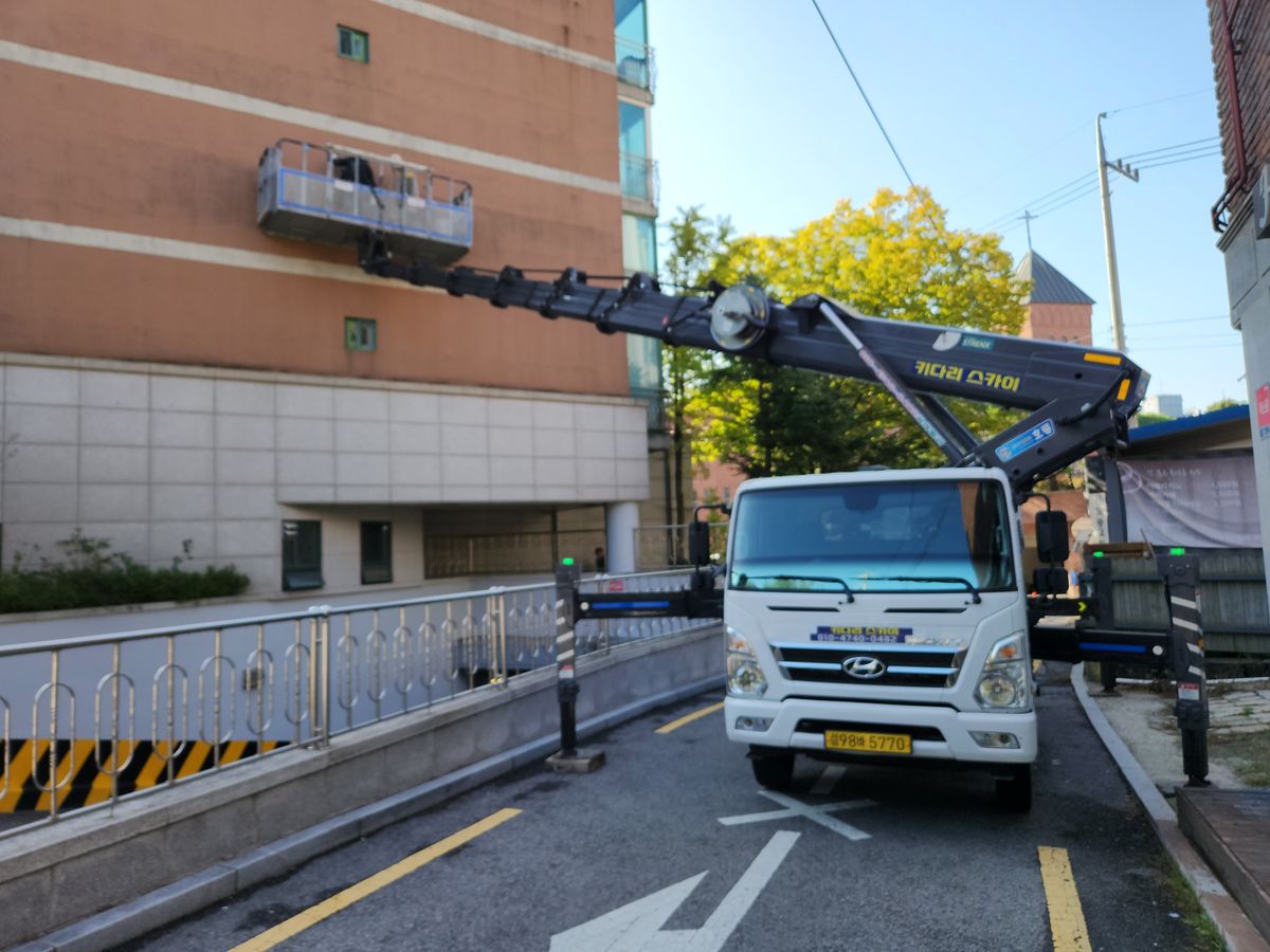 스카이차·고소작업차 실제 작업 현장 1