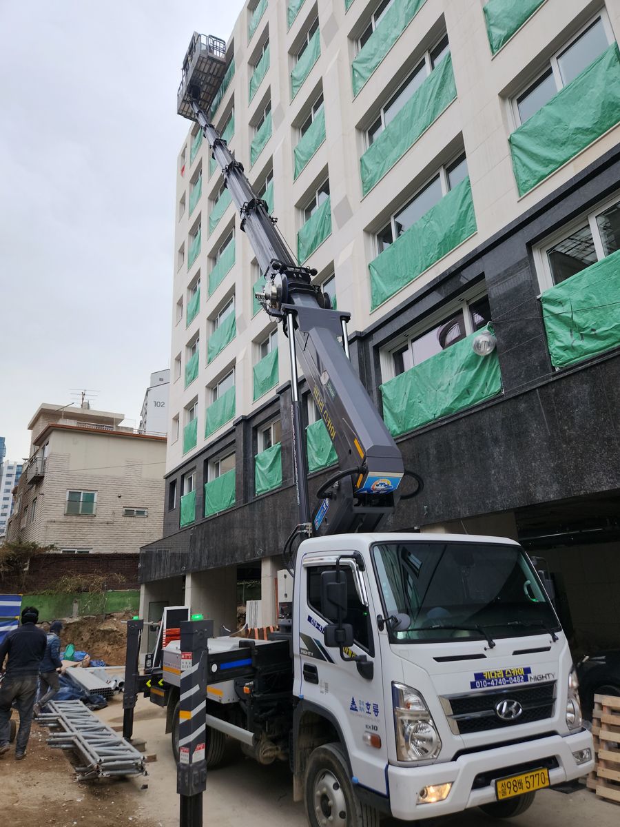 스카이차·고소작업차 실제 작업 현장 2