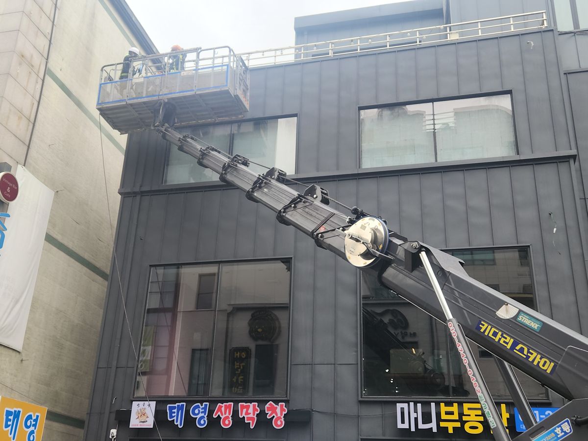 스카이차·고소작업차 실제 작업 현장 2