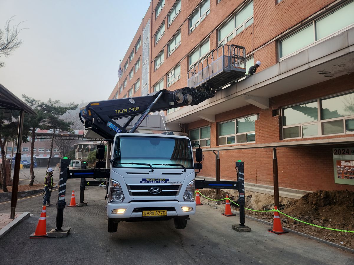 스카이차·고소작업차 실제 작업 현장 1
