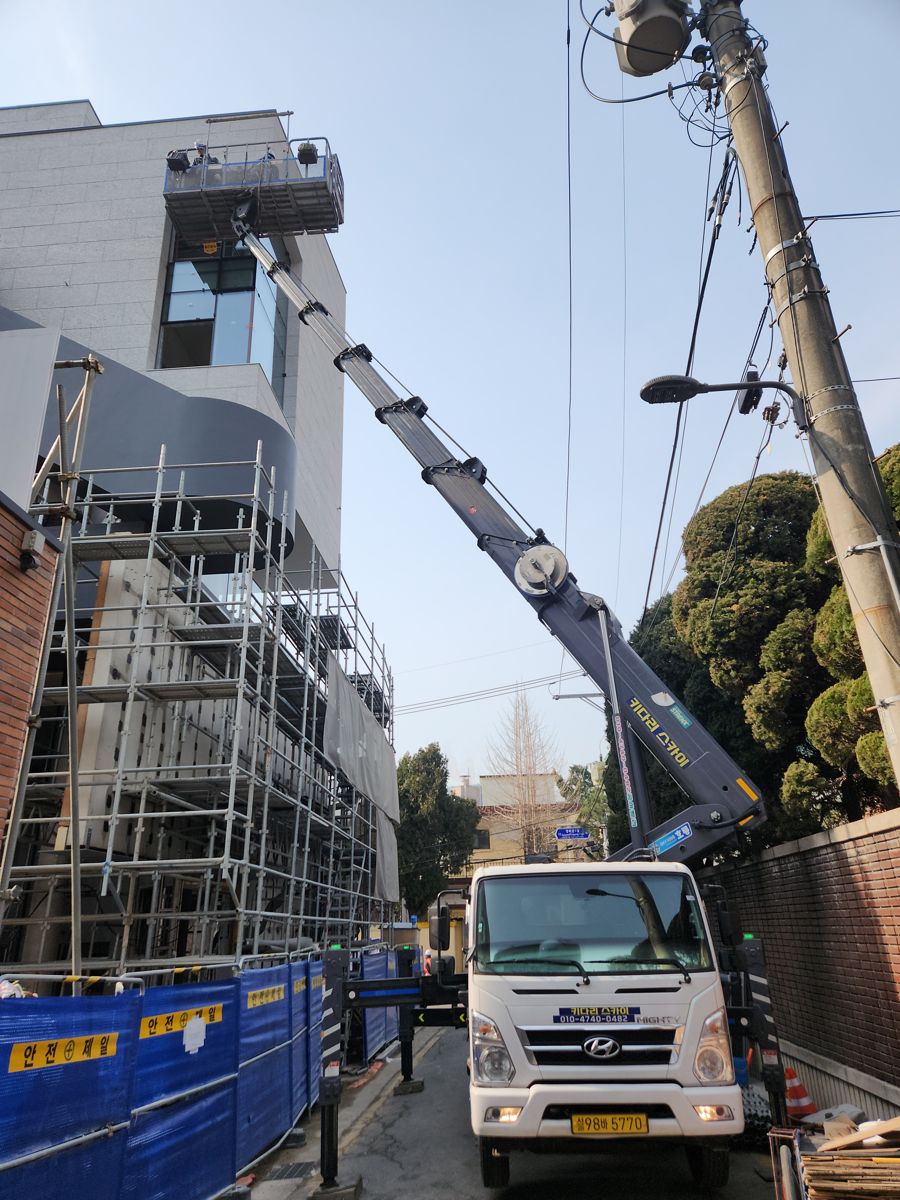 스카이차·고소작업차 실제 작업 현장 4