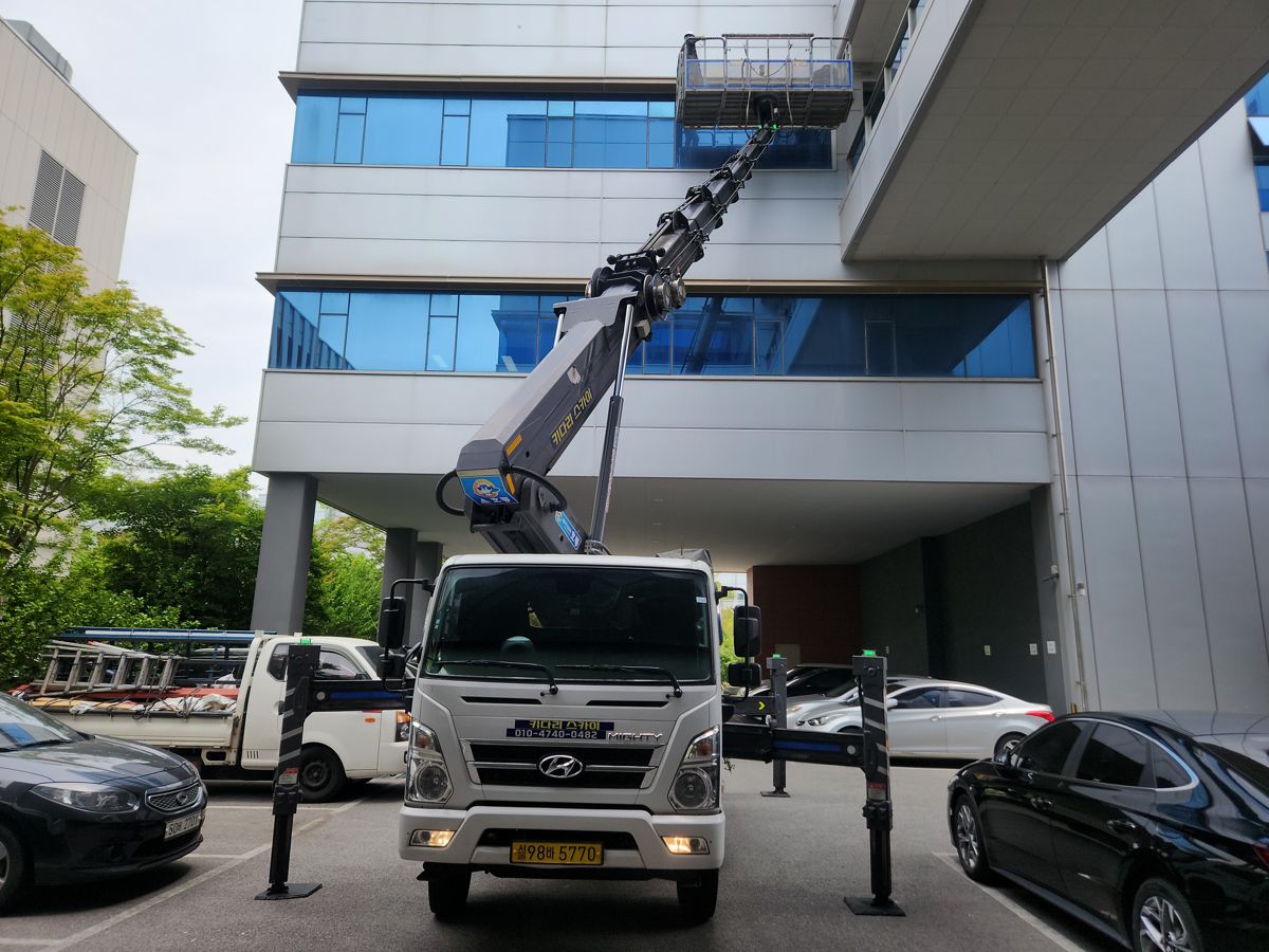 스카이차·고소작업차 실제 작업 현장 3