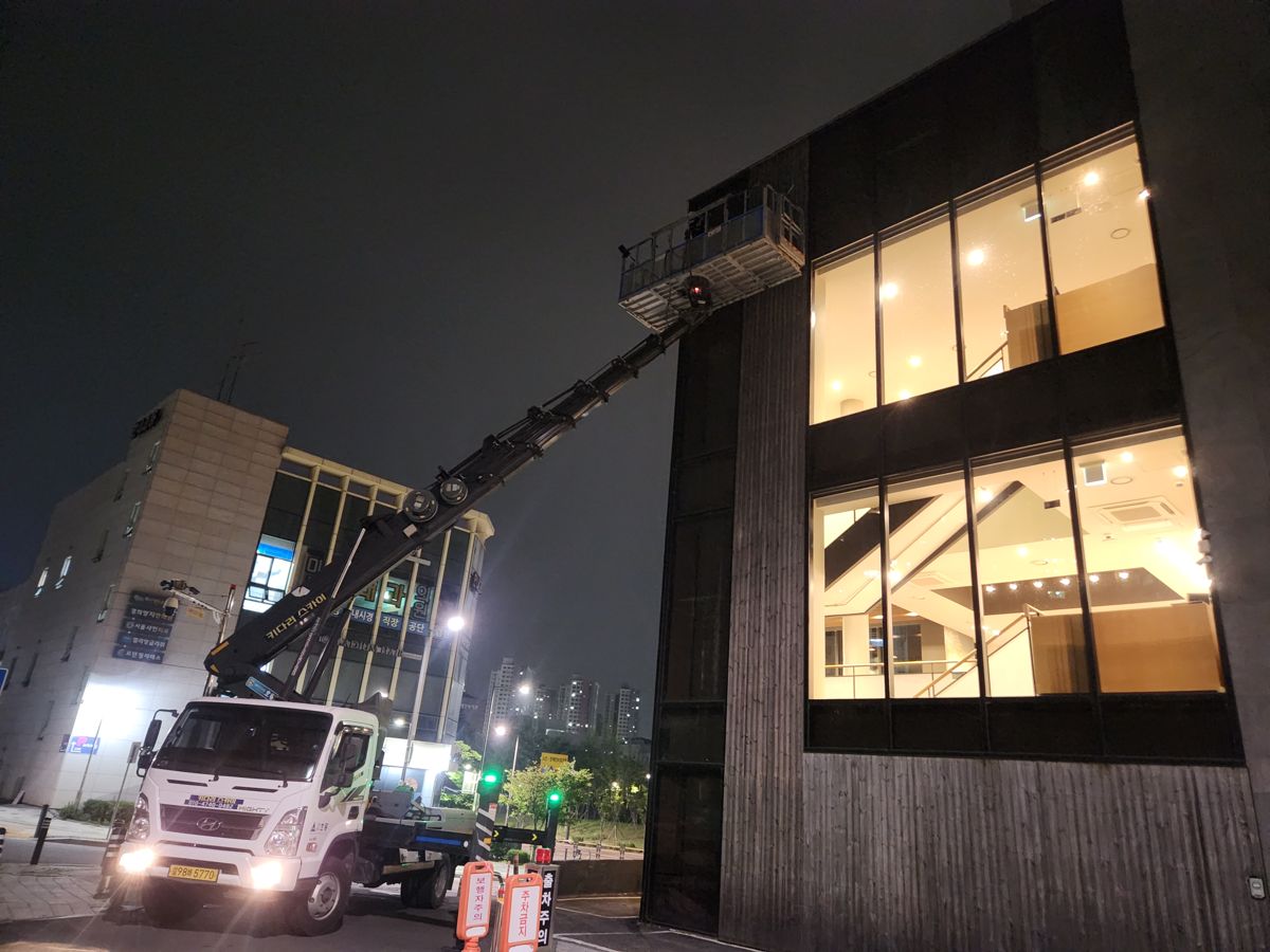 스카이차·고소작업차 실제 작업 현장 3
