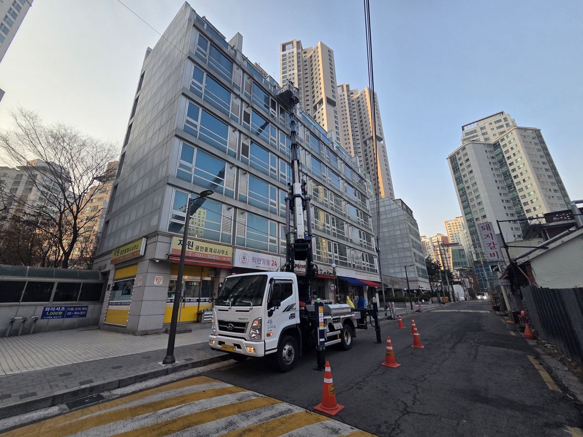 스카이차·고소작업차 실제 작업 현장 2